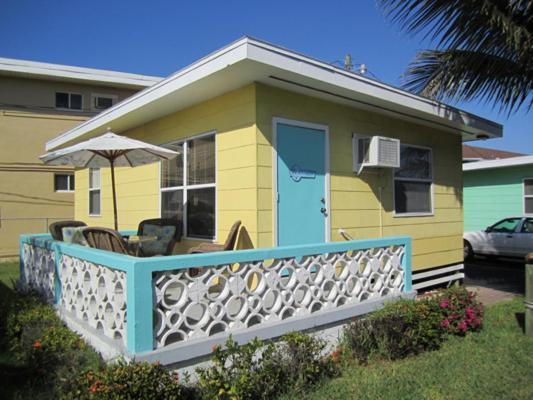 The Holiday Court Villas And Suites Fort Myers Beach Exterior photo